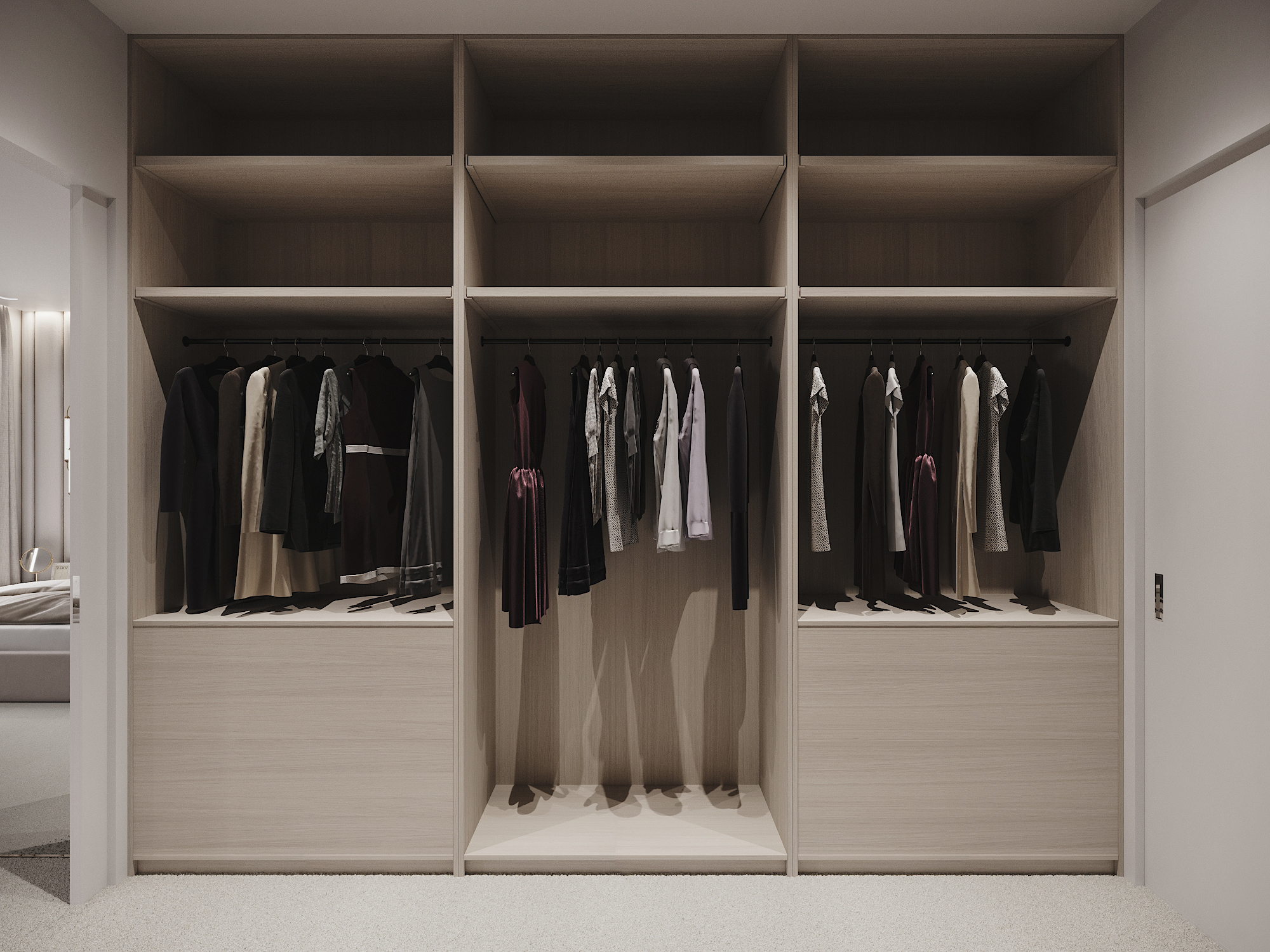 Мастер блок начинается с проходной гардеробной, где шкафы расположены по обеим сторонам 